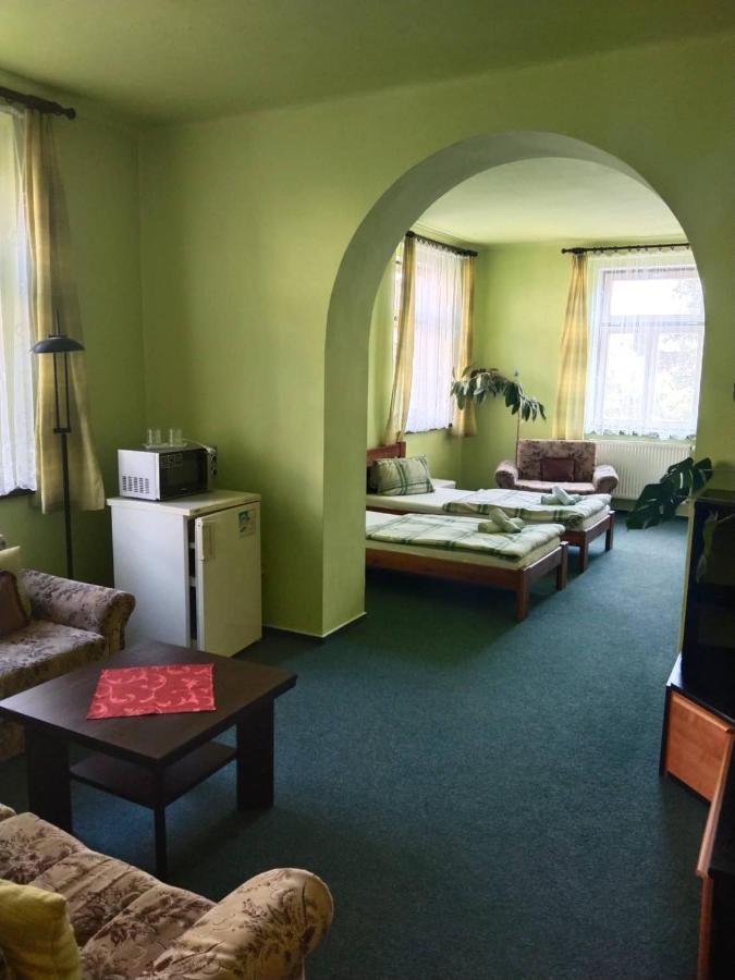 Hotel Jaro Melnik Exterior photo